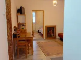 Happy Place Apartment