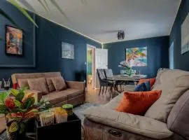 Duplex Apartment Cinema Room & Patio Sleeps 8