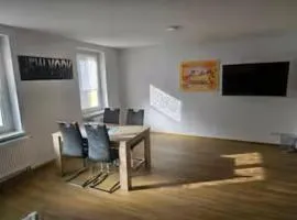 Schöne Vollausgestattete Monteurs- Gästewohnung nähe Raffinerie Leuna und Geiseltalsee für 2 Personen 0302