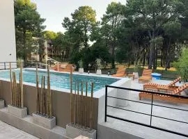 Depto con piscina patio parrilla parking