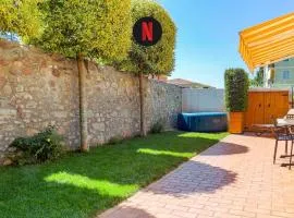 MillyHolidays - Apartment Sunflower - Center - Nearby Beach - Private Garden - Spa Pool