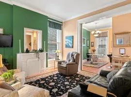 Charming Churchill Downs Cottage-Family Friendly