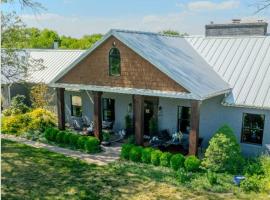 Whispering Prairie Lodge, hotel em Salina