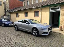 Step-free modern central apartment