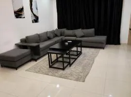 La Perla Apertment Family