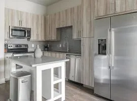 Landing Amazing 1BD Game Room Gym