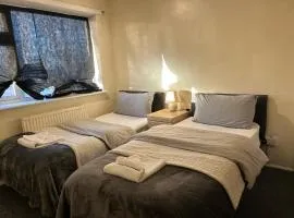 Contractor & Family Friendly House Romford