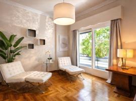 A Homes Greece - Modern Spacious Home with Garden Near Center Kalamata, hotel a Kalamáta