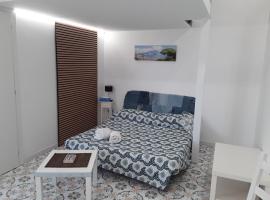 Margie House Sea View Room, hotel en Procida