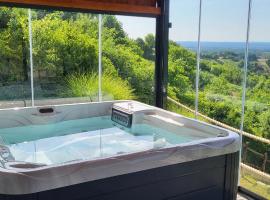 Mountain Villa Carin - Jacuzzi - Panoramic View - 4 Bedrooms - Free Private Parking - Near Zagreb, hotel em Jastrebarsko