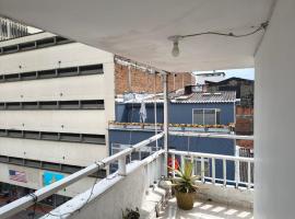 Hotel Escocia, Hostel in Estaci&oacute;n El Salto