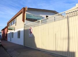 Residencial Victoria Said, hotel di Linares