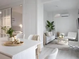 A Homes Greece - Modern Kalamata Apartment Bright & Spotless with Garden Balcony, Near City