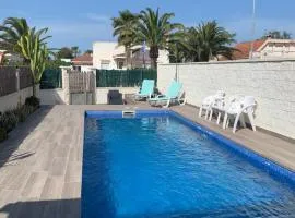 BENJAMAR-Piscina privada, aire acondicionado , pàrquing , a 100 metros de la playa