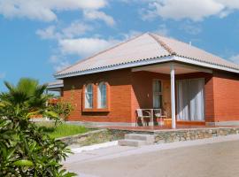 Hotel y Caba&ntilde;as Portal del Inca, хотел на плажа в Калдера