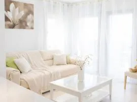 Tranquil Duplex Sitges, sea views, private parking, terrace