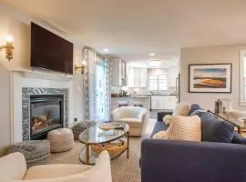 Private deck walk to Commercial Street