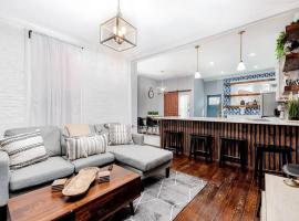 Home 4/ King Beds - Large Garage by StayStLouis, Hotel in Soulard