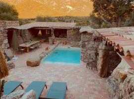 La Casa D'Ange Bergerie 5 étoiles de Luxe Piscine chauffée, Hotel in Lama