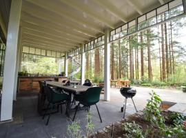 Klein Nieuwe Wegen, Hotel in Ons Belang