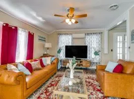 Walk to Lake Ontario and Parks! Lovely Apartment