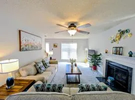 Double Room The Sunlit Serene in Cary Near RTP RDU Apex