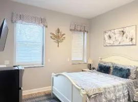 Carytown cozy nest private room Fenced Yard