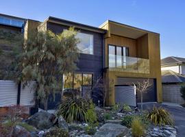 Shotover View - Family friendly close to Coronet Peak, hotel a Frankton