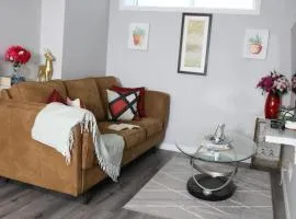 Lovely 2Bd 1Bth suite Free pking separated HVAC