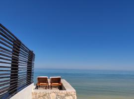 Artist Beach House Sunset Haven Epic View, hotel i Chuburná