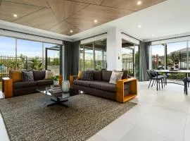 Luxury 4BR Retreat with Pool & Private Jacuzzi