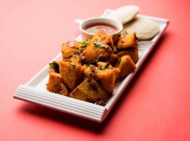 Hotel O POP Radhe, готель у місті Манесар