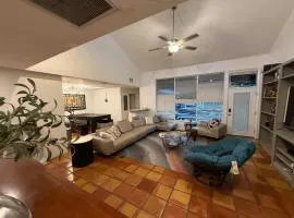 Lakehouse Oasis Pool, hottub & Loft FSC Straw Fest