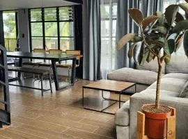 Urban Eight Loft - Walk to Picnic Grove