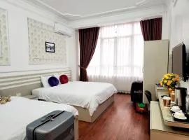 The Lake Silk Hotel & Travel