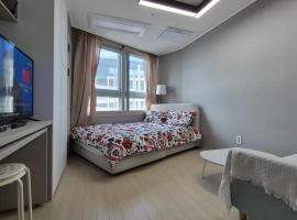 A house with a beautiful sunset, hotel Anszanban