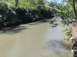 CABA&Ntilde;A "DON TOLE" Eco Lodge, prabangi stovyklavietė mieste Santo Pip&oacute;