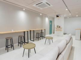 Takamatsu में, होटल atic Guesthouse