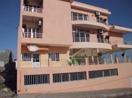 Restaurante Residencial Nova Cidade, hotel v destinaci Porto Novo