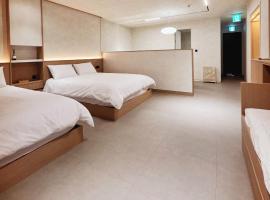 Brand New Euljiro Local Stay - Walk to Myeongdong, hotel en Samgong