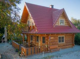 Log Cabin Chalets with Private Sauna, hotel in Podčetrtek