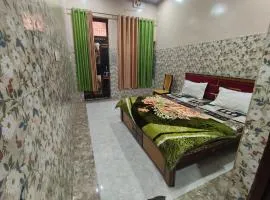 Goswami Home Stay Near Banke Bihari Temple, Vrindavan By HRG ' Hotels in Mathura Vrindavan