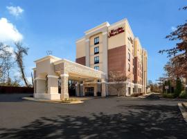 Hampton Inn and Suites Camp Springs, hotel in Camp Springs