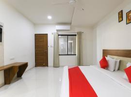 Hotel O Navasari Bus Terminal Formerly Jay Shankar, hotel in Sisodra