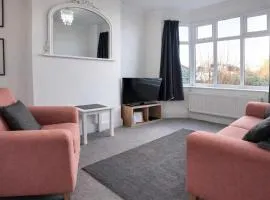 Grantham Stays - 3BR, Parking Included