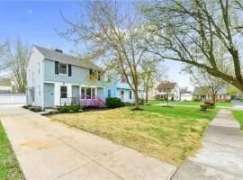 Pool Table - Games - University Circle - Sleeps 8