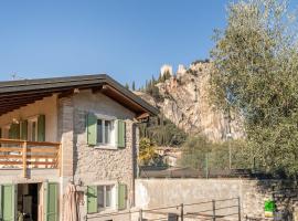 Villa Rustico con Giardino Privato, hotel a Arco