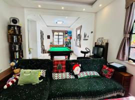 万宁东澳小刚驿栈别墅青旅神州半岛店, хотел в Уанинг