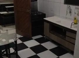 Casa2 a 7 minutos da praia Da ENSEADA de carro e 25 minutos de pé mais ou menos 2 Km da Praia