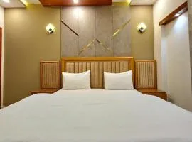 Spacious 5BHK entire luxury floor